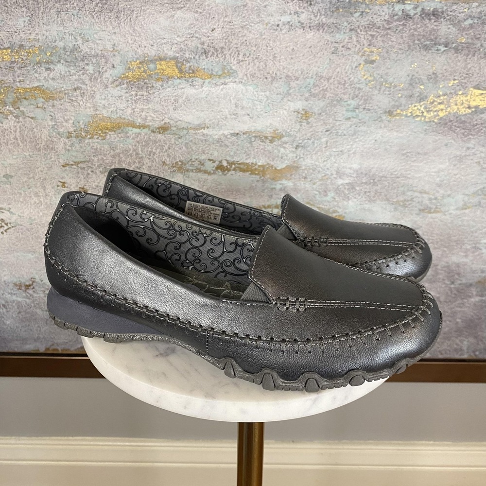 Skechers Relaxed Fit Shoes Womens Size 8.5 Gray Leather Slip On Loafers SN 49222 - Picture 2 of 10